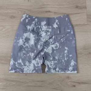 YEOREO Gray and White Tie-Dye Shorts